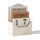 thumbnail image 1 of Calendario Perpetuo de Bloques de Madera Vintage Blanco Aovdy, 1 of 8