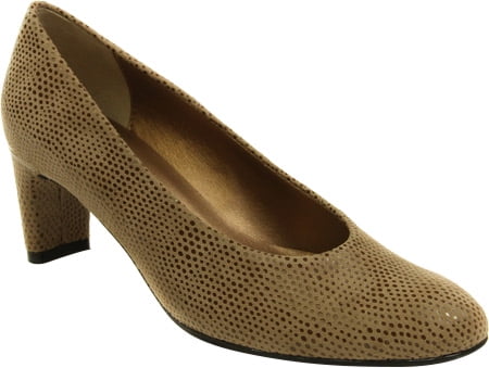 vaneli dayle pump