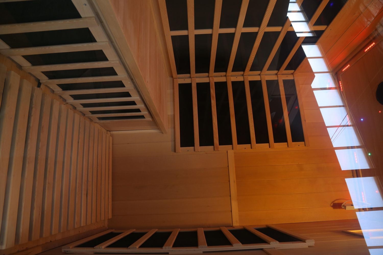 Sirona 3-Person Hemlock Infrared Sauna with 8 Carbon Heaters