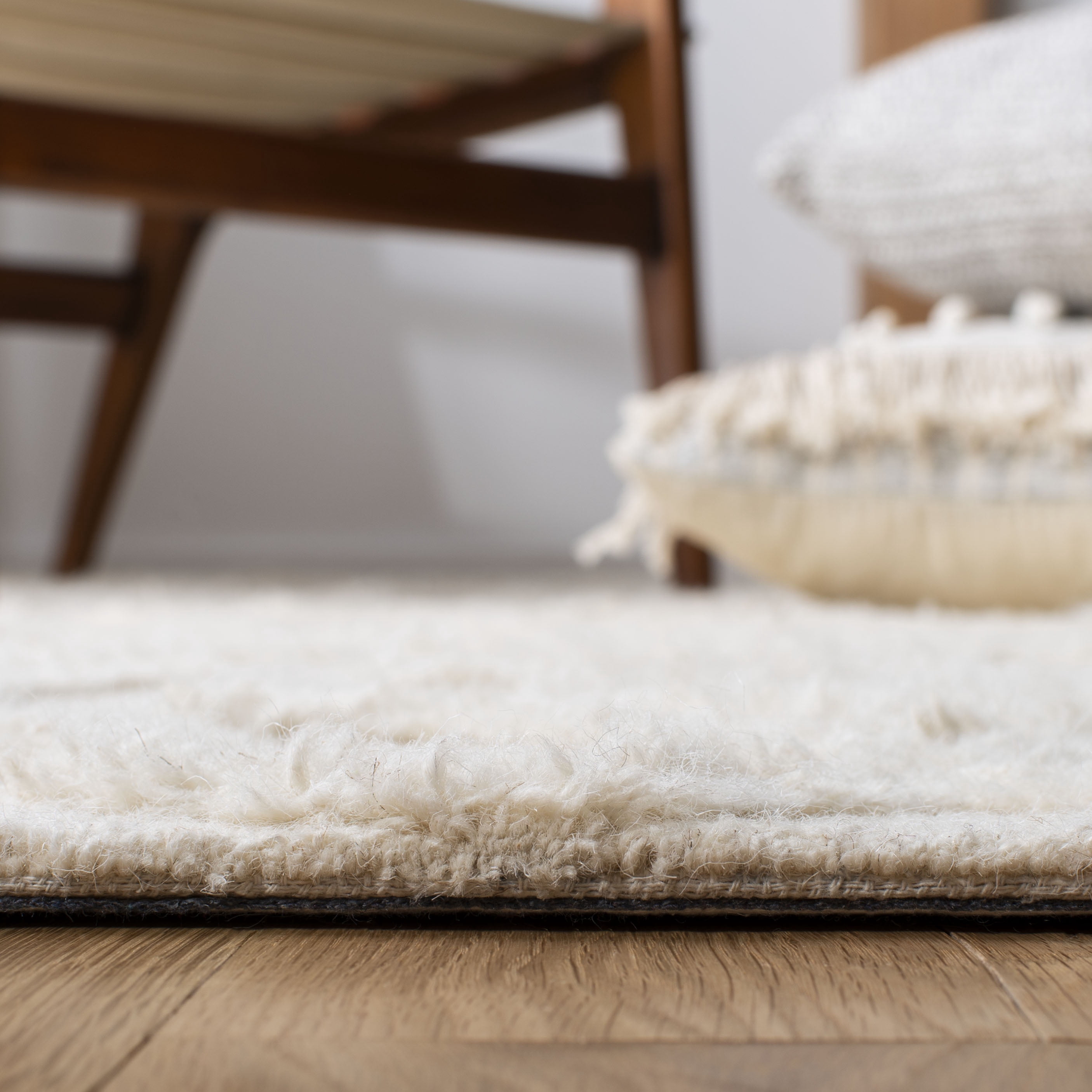 SAFAVIEH Casablanca Merton Diamond Wool Runner Rug, Ivory, 2'3" x 8'