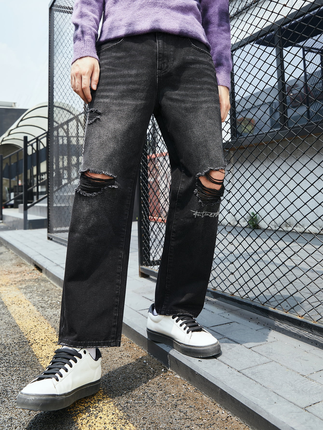 Black Men Letter Graphic Ripped Jeans 