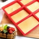thumbnail image 5 of Tapete de silicona antiadherente para horno | Superficie resistente al calor para hornear y asar | Uso en la cocina para galletas, pasteles y carnes | Reutilizable y fácil de limpiar, 5 of 6