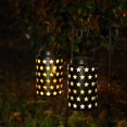 thumbnail image 4 of 1 paquete de luces de linterna solar para exteriores, lámpara de mesa con energía solar, lámpara colgante para jardín, linterna de metal con asa para patio, jardín, pasarela al aire libre, patio, paisaje, parque, césped Zhivalor WMZY-1314, 4 of 5
