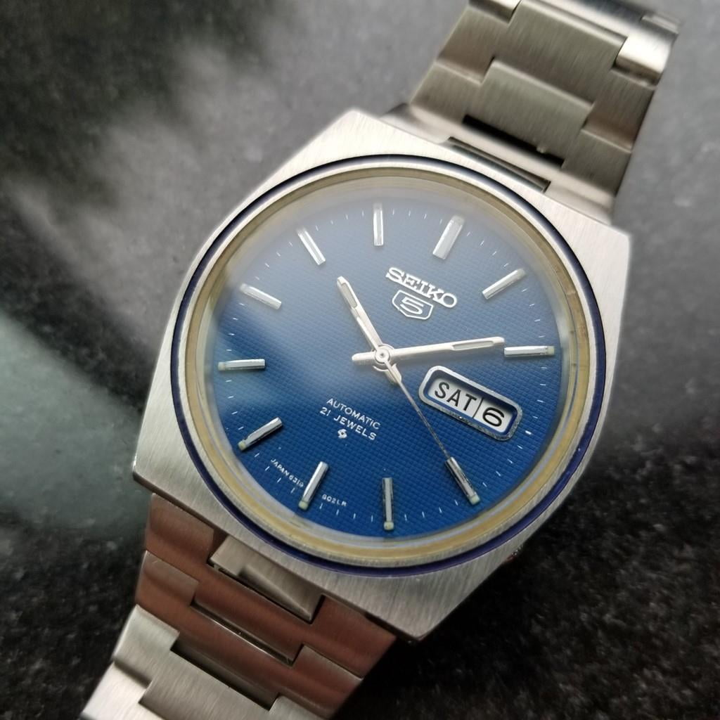 apple hand watch