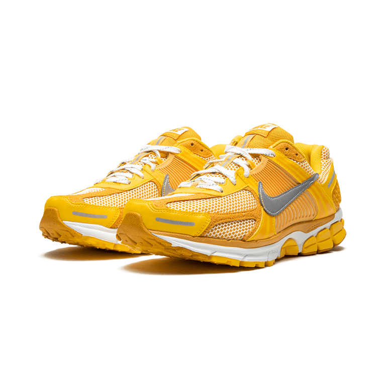 NIKE MENS Zoom Vomero 5 