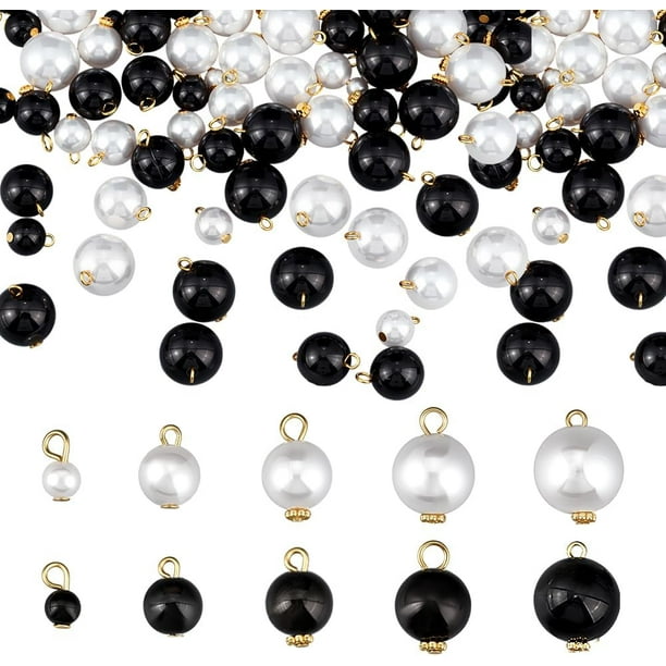 100 piezas de dijes de perlas en 5 estilos diferentes, 2 colores, colgantes redondos de imitación de perlas con aro dorado.