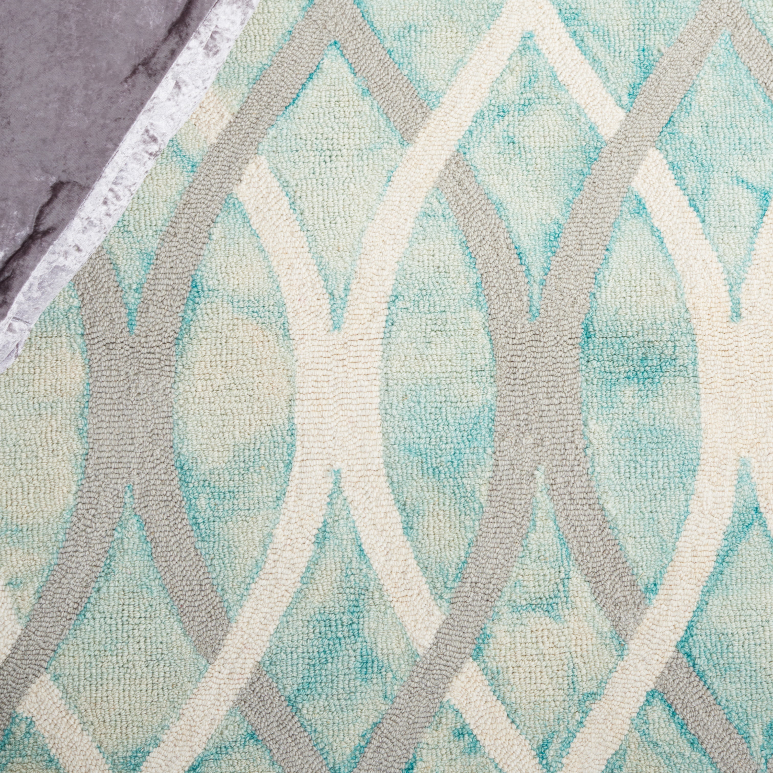 Safavieh Dip Dye Britton Distressed Wool Area Rug, Green/Ivory Gray, 6' x 9'