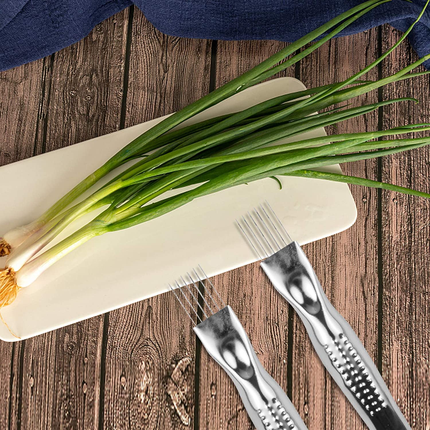 Shred Silk the Knife, Green Onion Shredder, Stainless Steel Onion Cutter  Scallion Slicer Garlic Cutter Onion Blossom Cutter with Curved Handle  Design