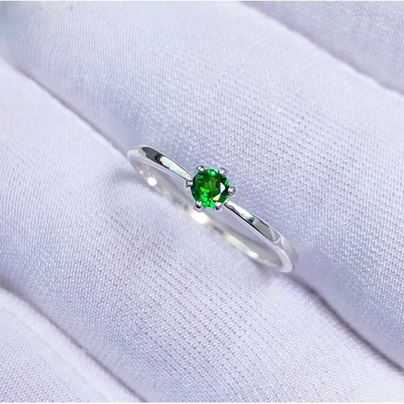 Natural Tsavorite ring, round cut tsavorite ring, 925 sterling silver ring, Tsavorite garnet ring, green garnet ring, Tsavorite band ring