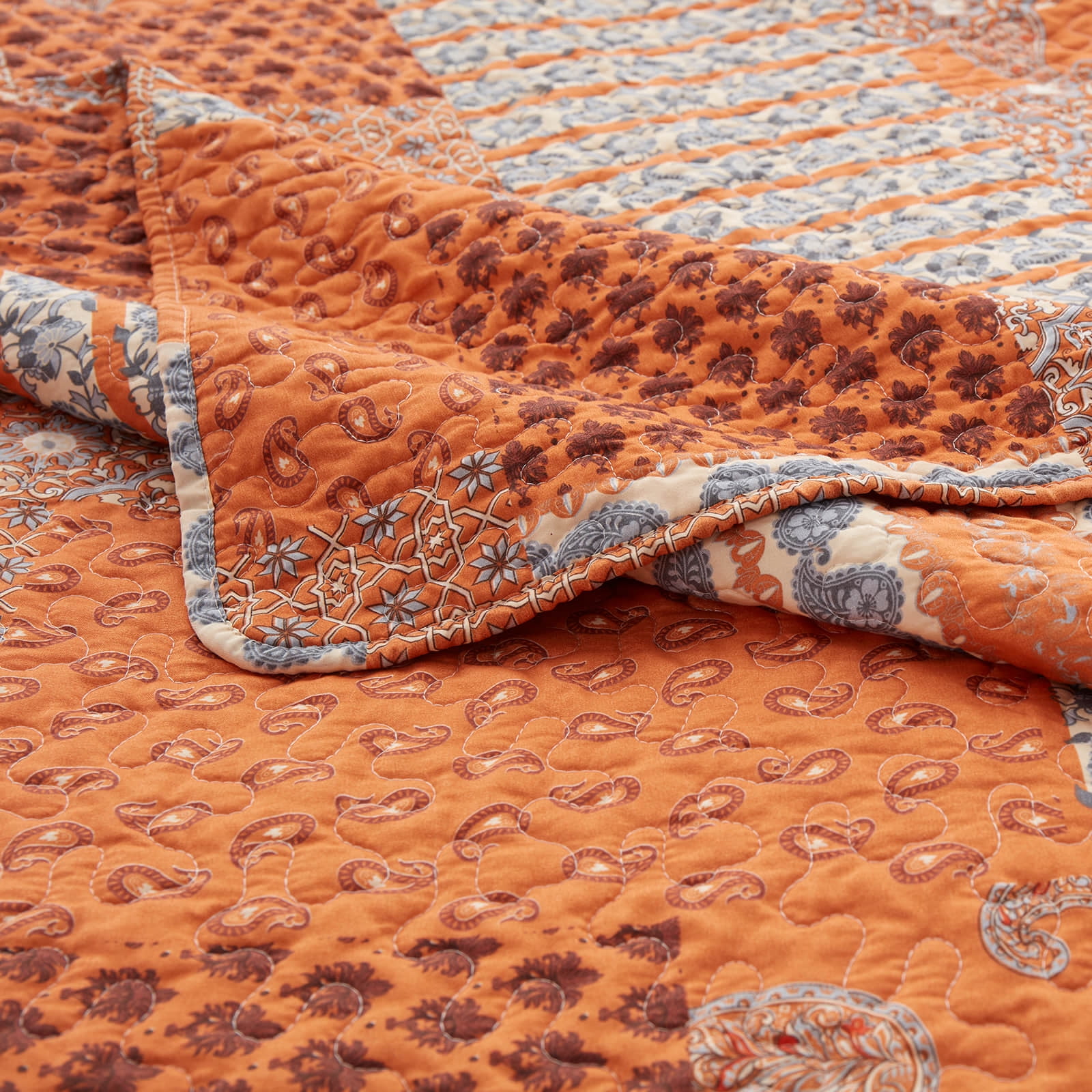 3-Piece King Size Quilt Set - Orange Rust Paisley Bedspread Coverlet with 2 Pillow Shams, Microfiber