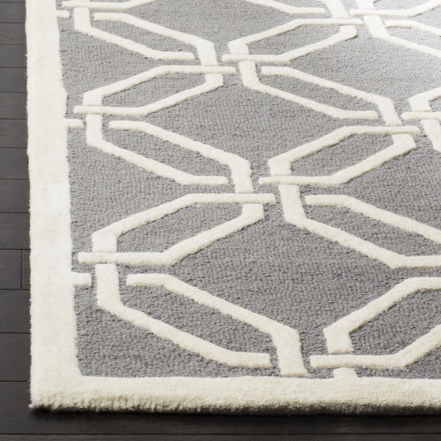Safavieh Cambridge Kierra Geometric Area Rug