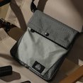 thumbnail image 2 of Bolsa cruzada de senderismo unisex Bolsa de viaje al aire libre impermeable ultraligera ligera Bolso bandolera de senderismo, 2 of 9