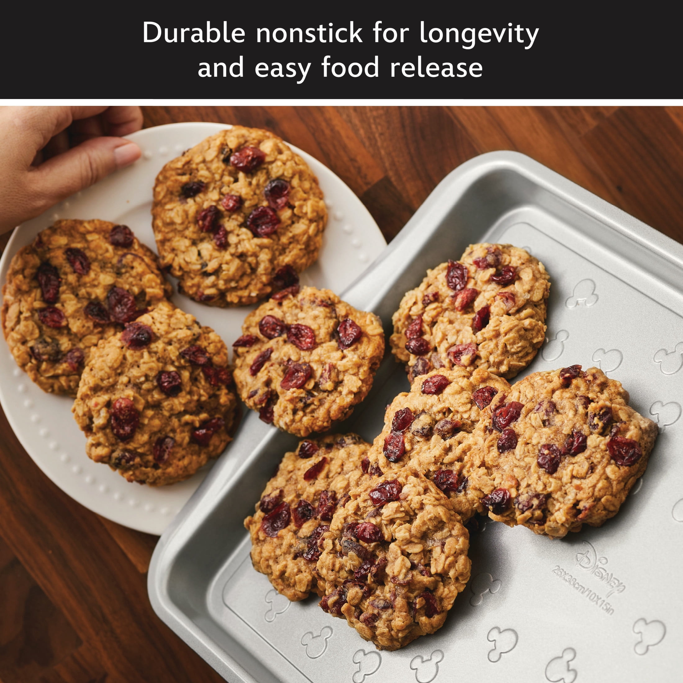 Farberware Disney Bake with Mickey Mouse 2-Piece Bakeware Set, Black