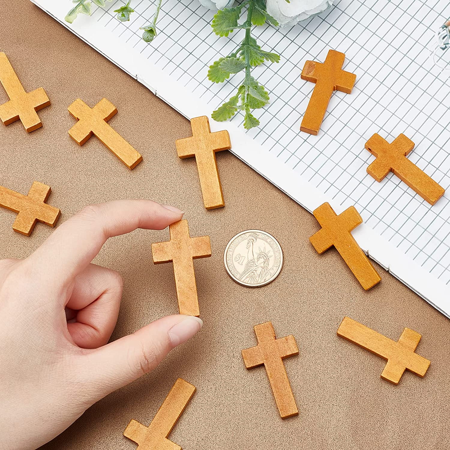  Honoson 70 Pieces Small Wooden Crosses Wood Cross Pendants for  Crafts DIY Cross Charms Natural Wooden Cross Palm Cross Olive Wood Cross  for Crafting Jewelry Projects Halloween Party Decorations