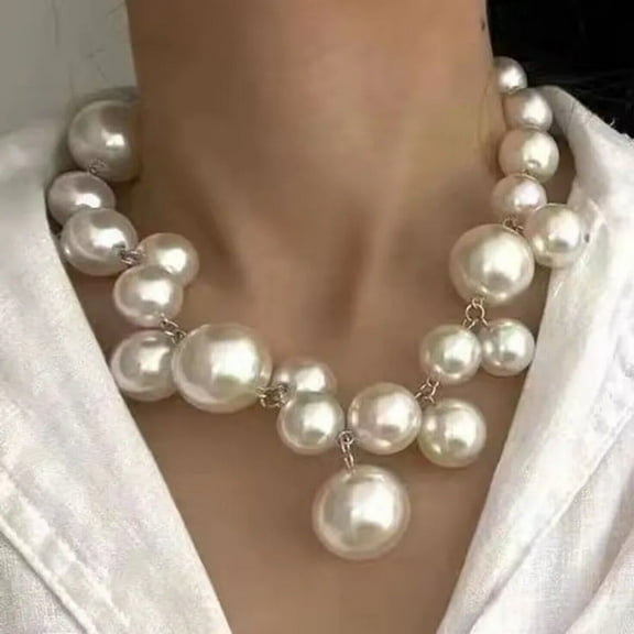 Imitation Pearl Grape Necklace, Collarbone Chain, Versatile Accessory with Temperament