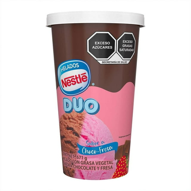 Helado Nestlé dúo choco fresa 671 g en envase cilíndrico marrón y rosa que muestra los sabores chocolate y fresa. Contenedor con etiquetas de exceso de azúcares y grasas saturadas, ideal para postres cremosos y dulces en casa, perfecto para compartir.