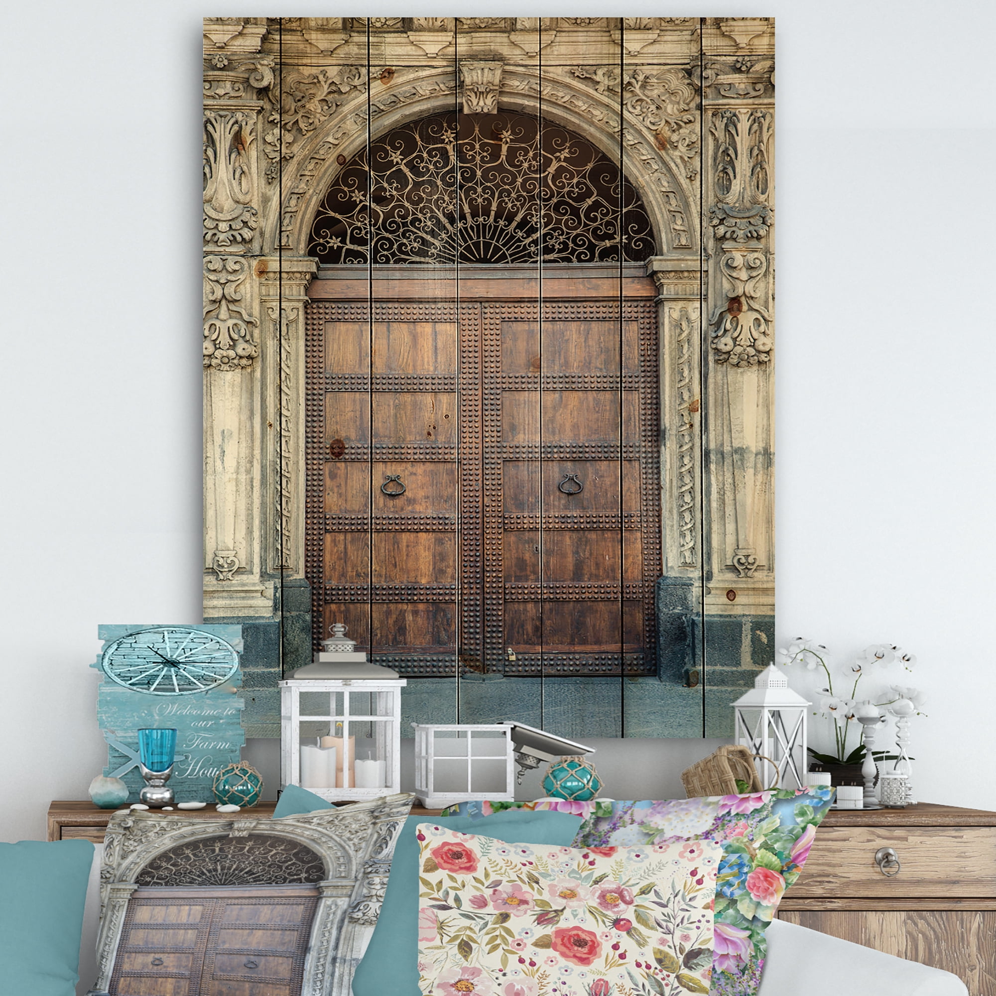 Designart 'Old Door in Catania, Italy' Vintage Print on Natural Pine Wood' Vintage Print on Natural Pine Wood