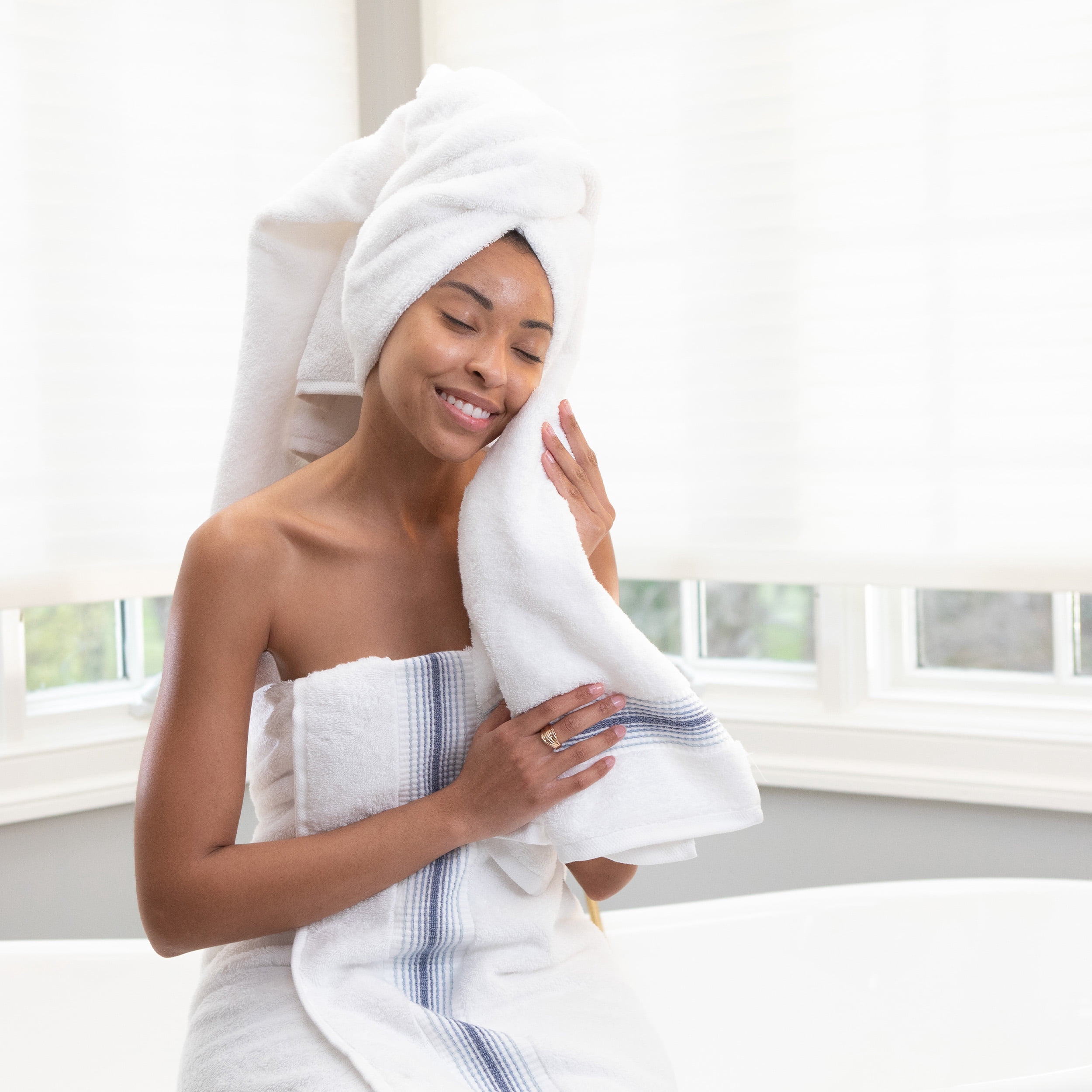 Aston & Arden Turkish Cotton Bath Towels (2-Pack, Thick 600 GSM, 30x60 in., Ultra Soft and Plush, White with Crystal Blue Ombre Striped Border