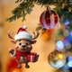 thumbnail image 5 of Decoración De Alces De Dibujos Animados Alce de dibujos animados de acrílico navideño con decoración de sombrero de Navidad, decoraciones colgantes para árbol (10), 5 of 7