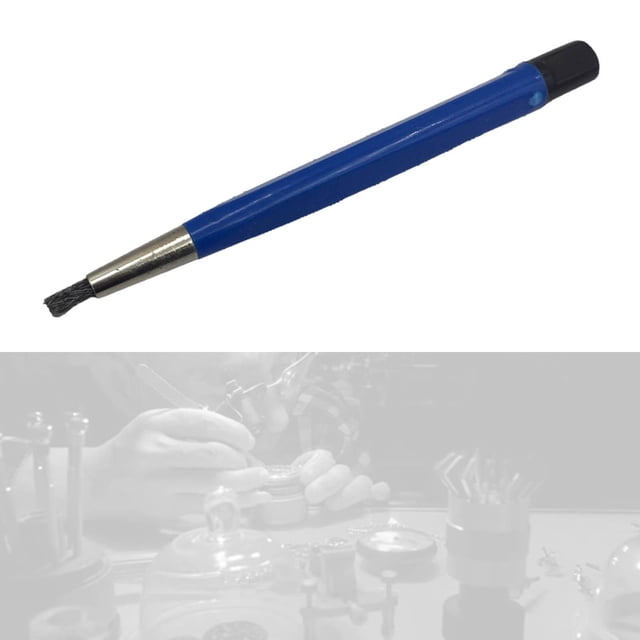 cepillo de lápiz para rascar de fibra multifuncional, suministros de limpieza para relojes; cuerpo de plástico azul de 11.3 cm con punta de fibra negra y casquillo metálico, vista frontal en ángulo que muestra el cepillo fino para pulido y limpieza de joyería y placas electrónicas; también adecuado como herramienta de limpieza para piezas pequeñas.