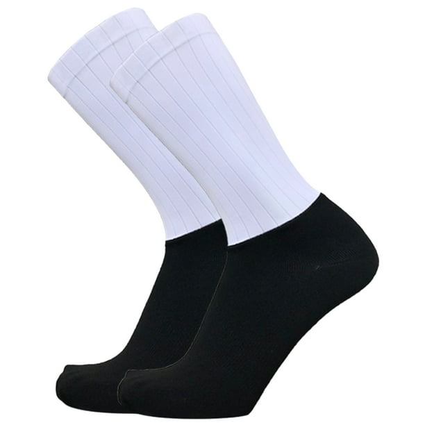 Calcetines deportivos BU para ciclismo - diseño ergonómico y transpirable
Material de nailon resistente en la planta para mayor durabilidad
Tejido funcional en el empeine que mejora el rendimiento
