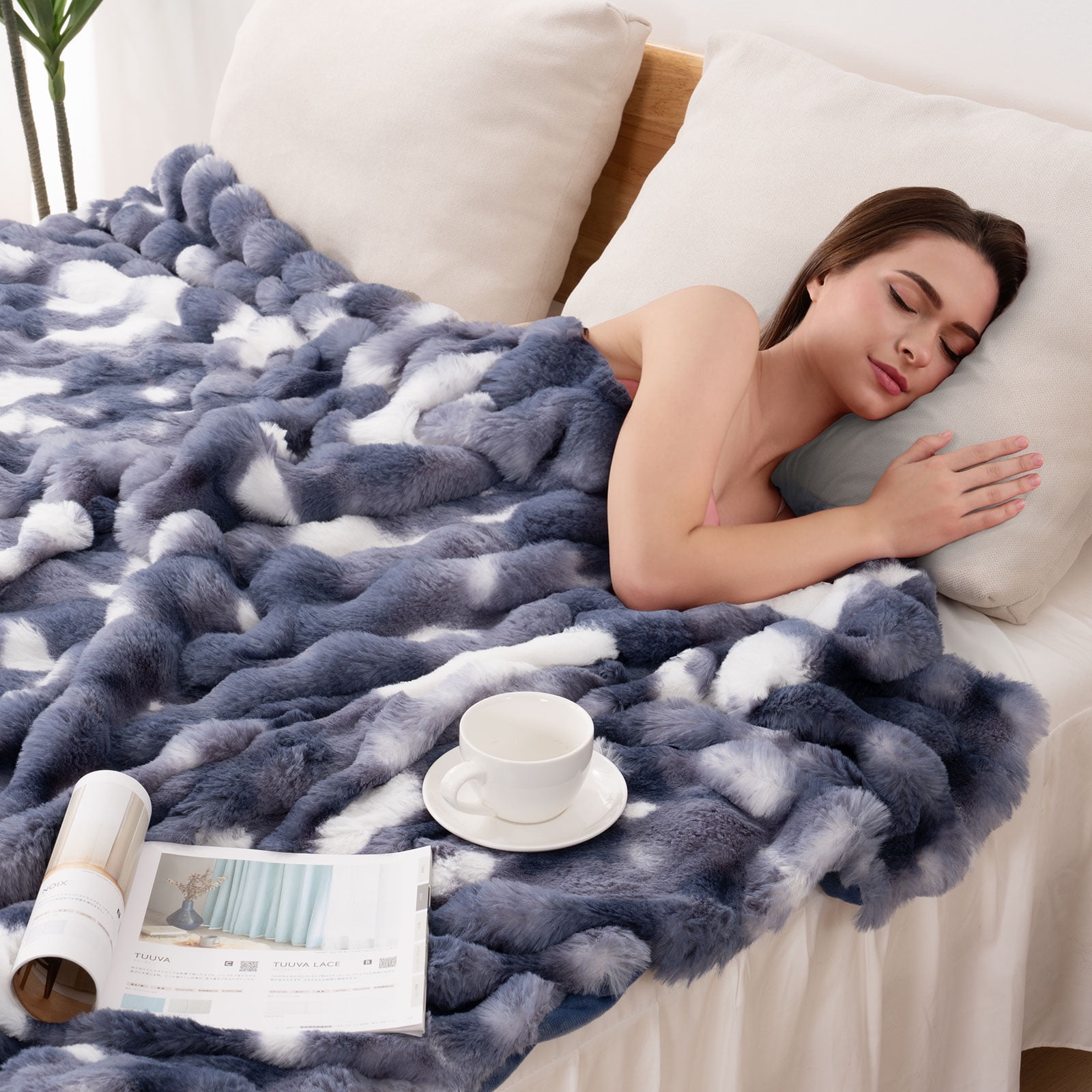 VK·LIVING Thick Ribbed Faux Rabbit Fur Cozy Reversible Throw Blanket,Super Soft 3D Striped Fuzzy Cozy Blankets,Blue,108"x 90"