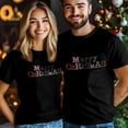 thumbnail image 4 of Camisetas gráficas informales de manga corta con frase "Feliz Navidad" para hombre, 4 of 8