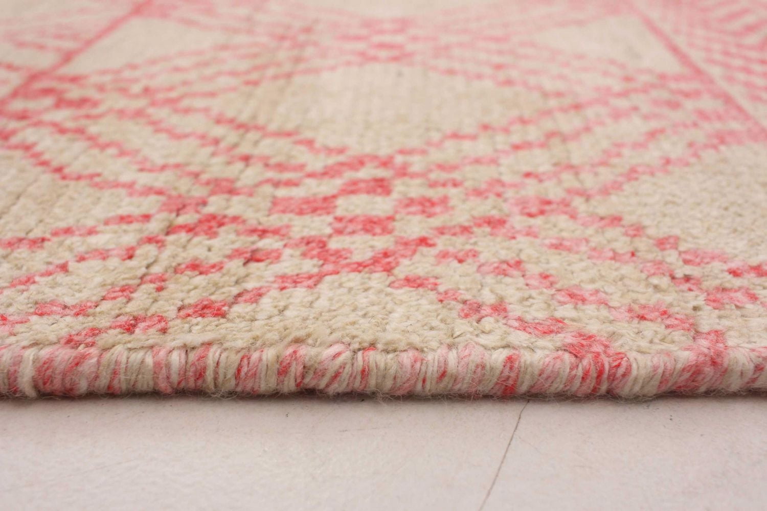 ECARPETGALLERY 4'10" x 7'9" Geometric La Seda Hand-knotted Area Rug for Living Room, Dining Room and Bedroom in Ivory