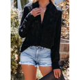 thumbnail image 2 of Blusa de oficina negra de botonadura sencilla, holgada, con cuello de encaje y manga larga, 2 of 7