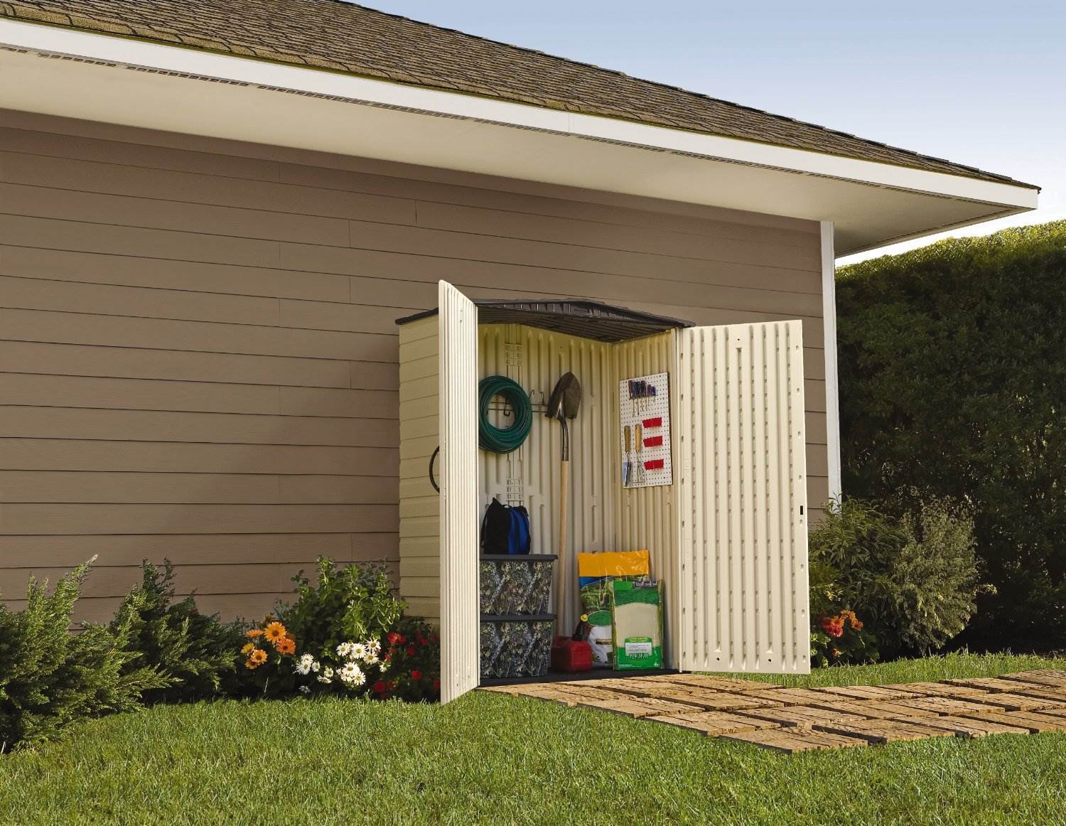 Rubbermaid 5 ft. x 2 ft. Vertical Shed - Small  78.5"L x 29.7"W x 14.4"H - image 2 of 3