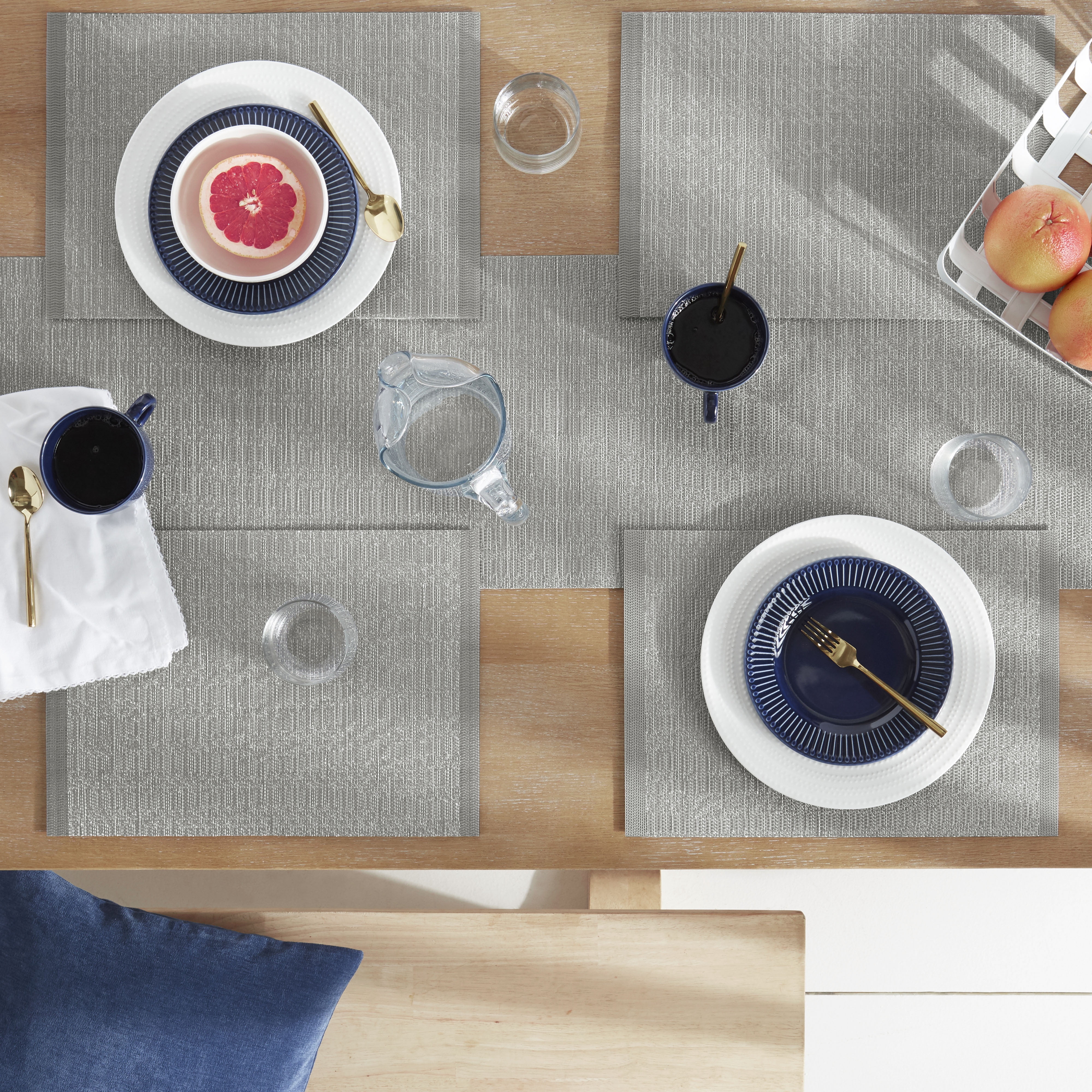 Town & Country Washable Coiled Woven Vinyl Indoor Outdoor Reversible Table Runner, Silver, 13"x72"