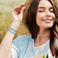 thumbnail image 4 of Pulseras de flores tejidas para mujeres, adolescentes, niñas, niños, parejas, envoltura de cuerda, encanto, playa, surf, trenzado, ajustable, 4 of 5