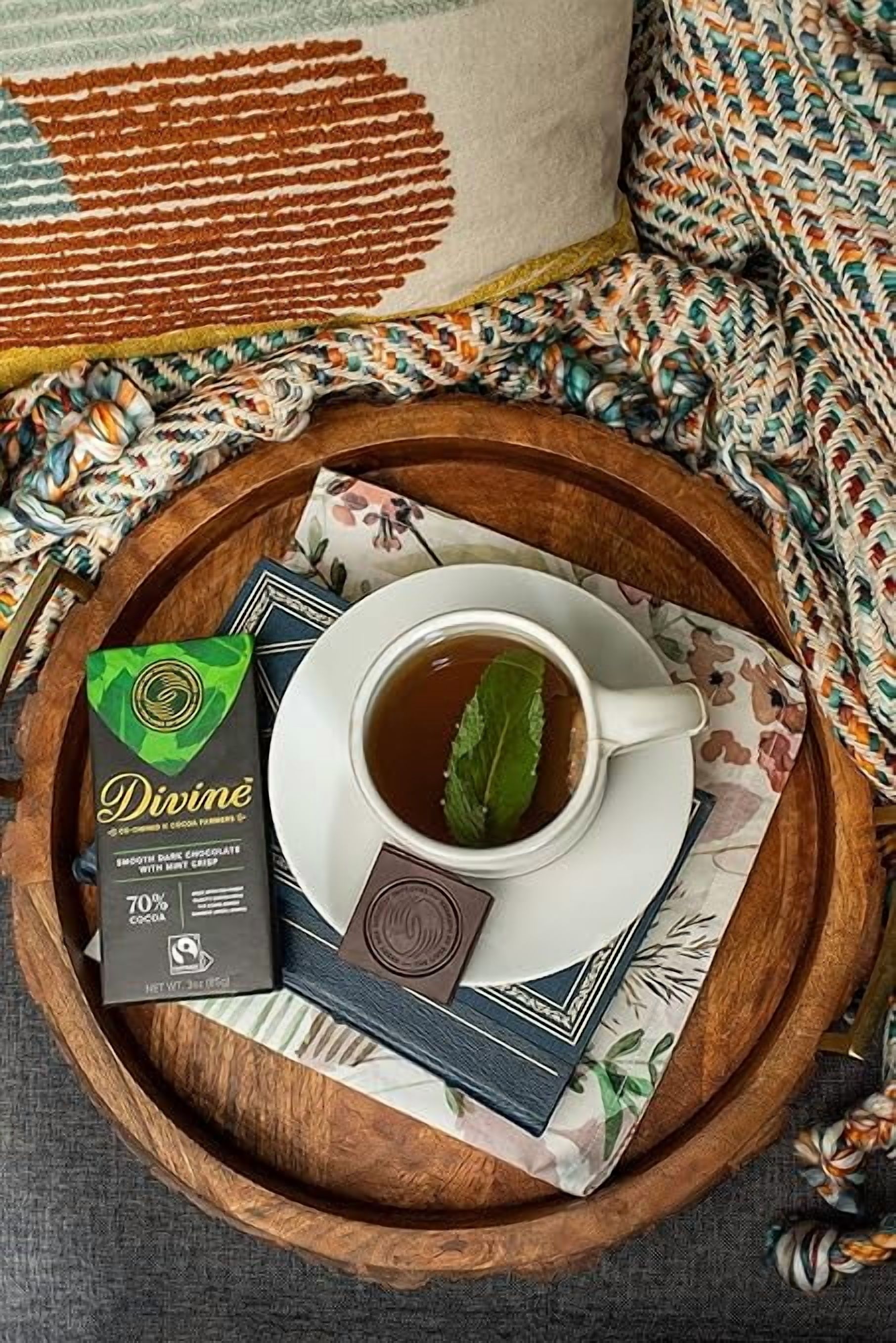 (Pack of 12), Divine Chocolate 70% Dark Chocolate with Mint Crisp, 3 oz