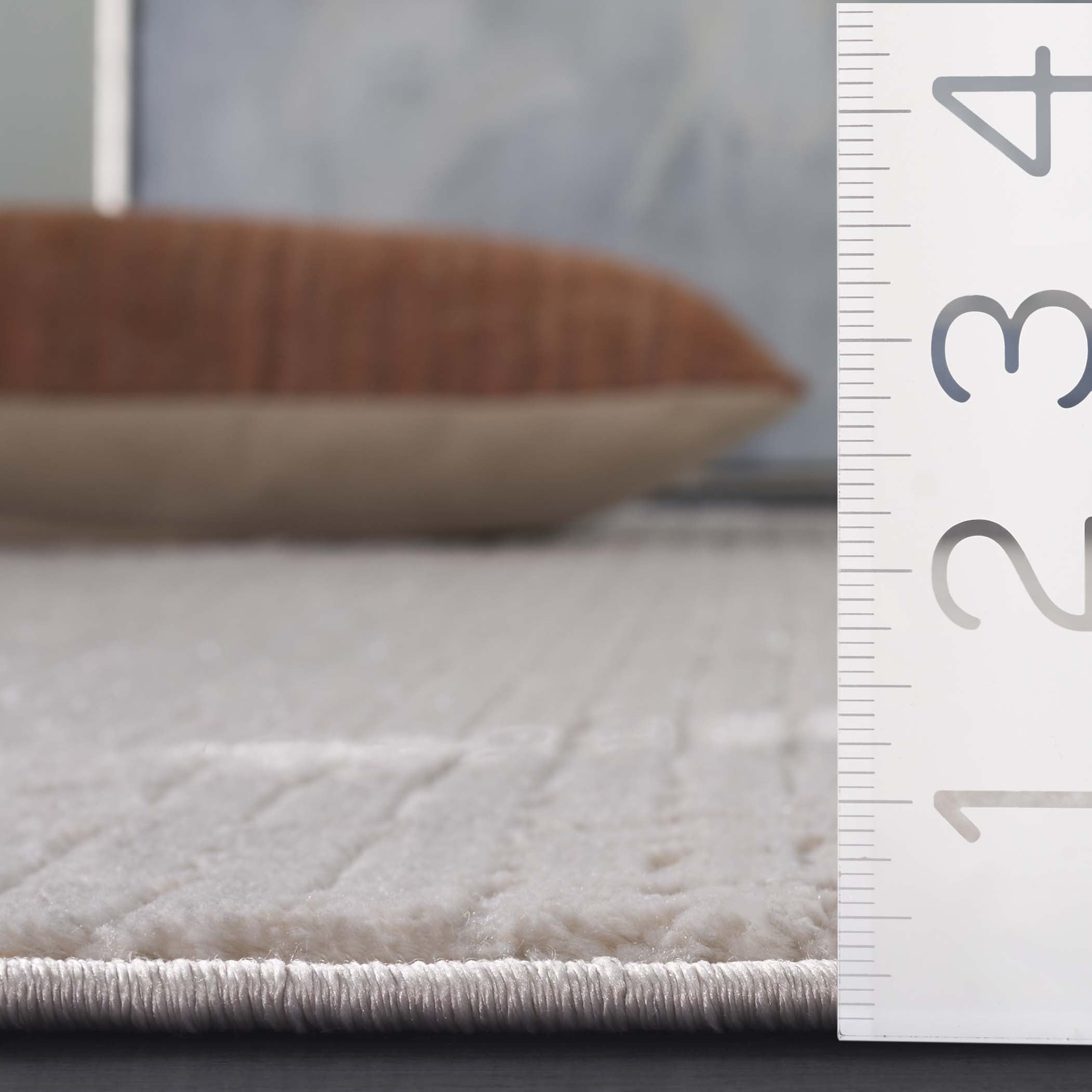 SAFAVIEH Whisper Zoe Solid Area Rug, Beige/Ivory, 8' x 10'