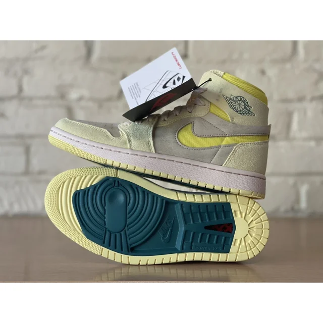 Ni - ke Air Jordan 1 Zoom CMFT 2 Running Citron Tint Muslin DV1305-800 Women's Size 8.5