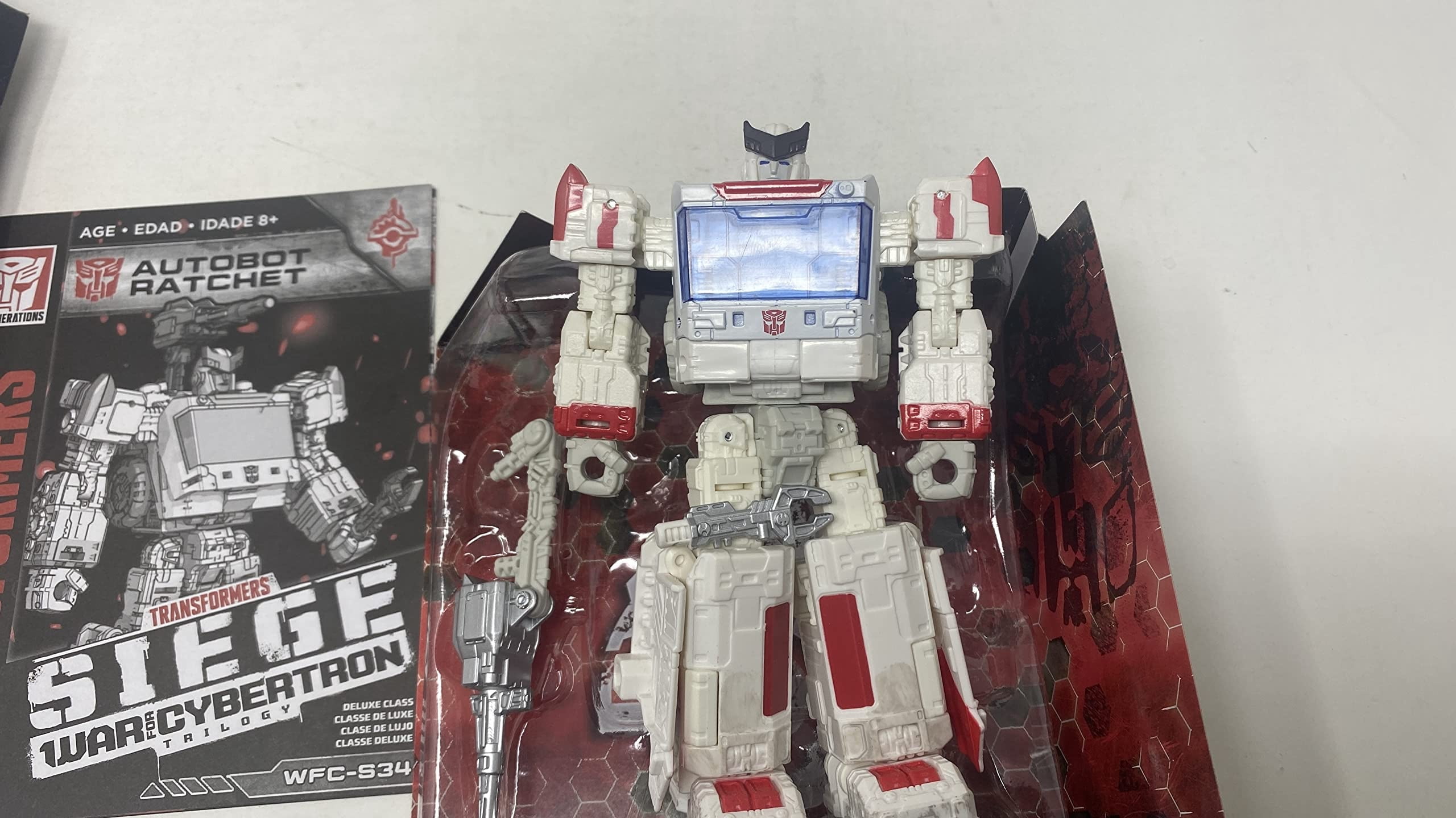 6 Inch Transformers Siege War for Cybertron Action Figure Deluxe Class - Ratchet Exclusive