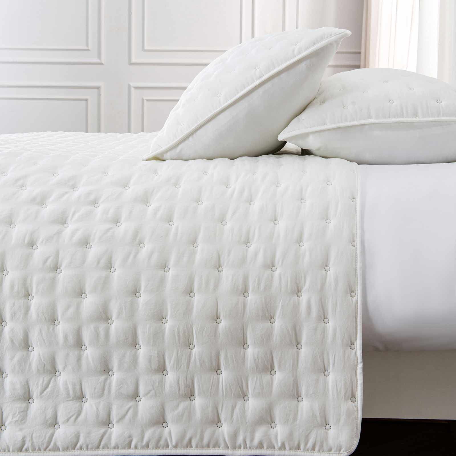 Queen Size Quilt Set, 3-Piece Soft Lightweight Quilts Queen Bedspread Bedding Set Dotted Circle