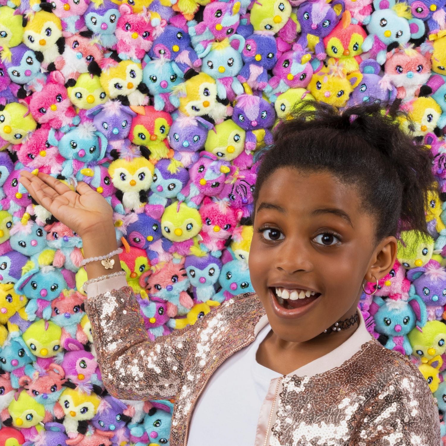 Hatchimals, Hatchtopia Life, Hatchimal en peluche de 5 cm avec jeu interactif, à partir de 5 ans (les styles peuvent varier)