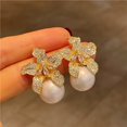 thumbnail image 2 of Pendientes de flor de lirio con diamantes superbrillantes y aguja de plata S925 para mujer, elegantes y ligeros pendientes de perlas, pendientes distintivos que combinan con todo, 2 of 6