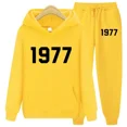 thumbnail image 4 of Conjunto de dos piezas con capucha de 1977 para hombre y mujer, marca de moda, sudaderas con capucha y pantalones holgados de lana de alta calidad para otoño e invierno, 4 of 5