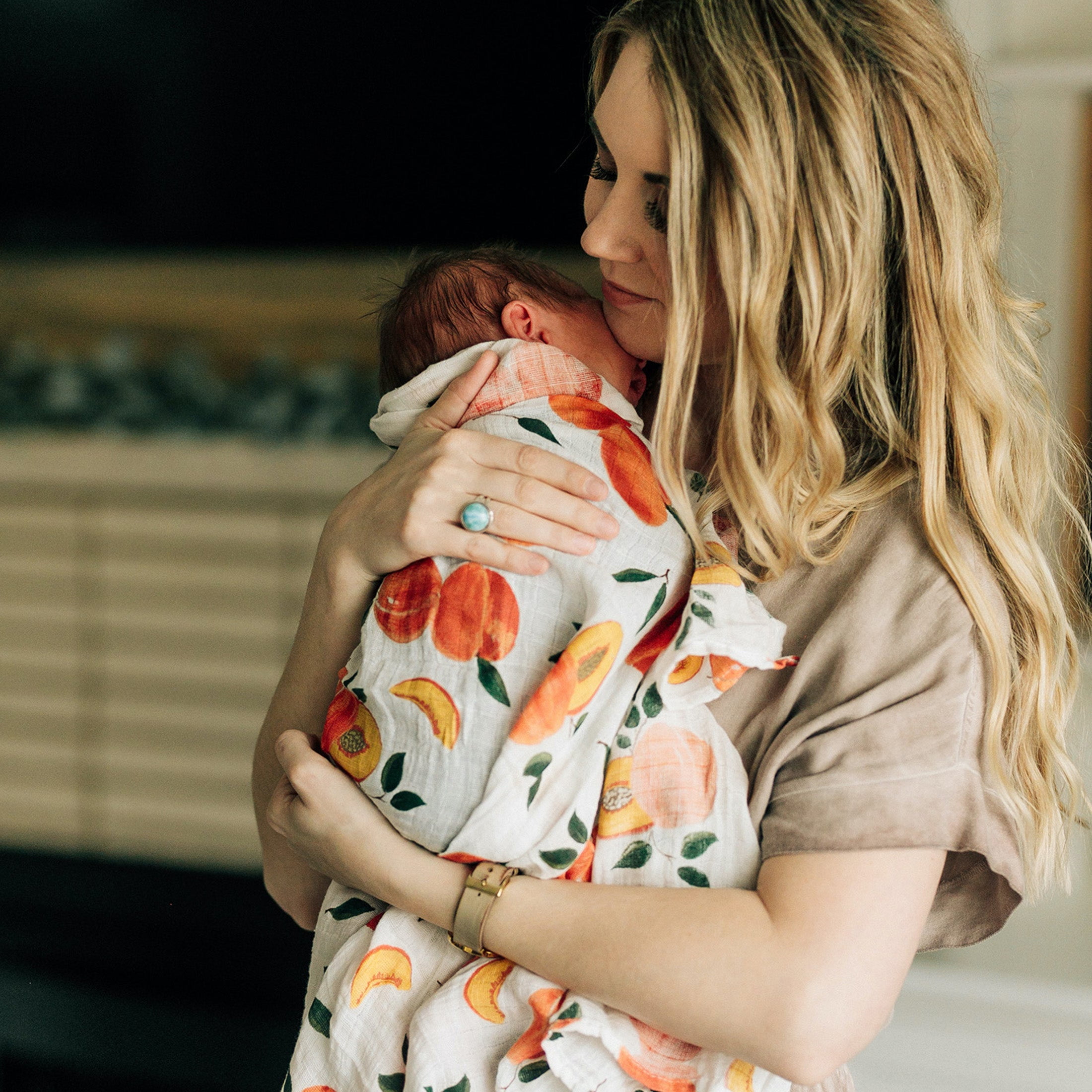 Red Rovr 100% Organic Cotton Muslin Infant Swaddle Blanket, Large, Unisex, Peachy