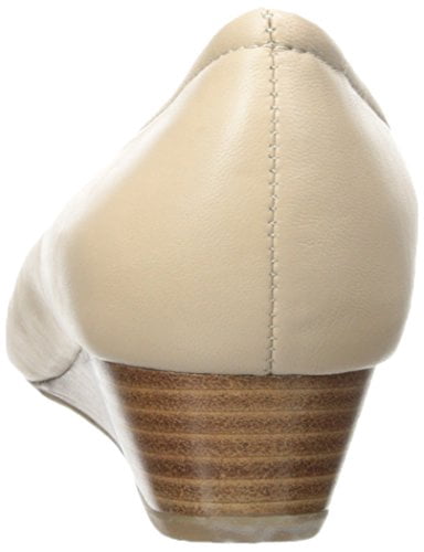 naturalizer contrast wedge pump