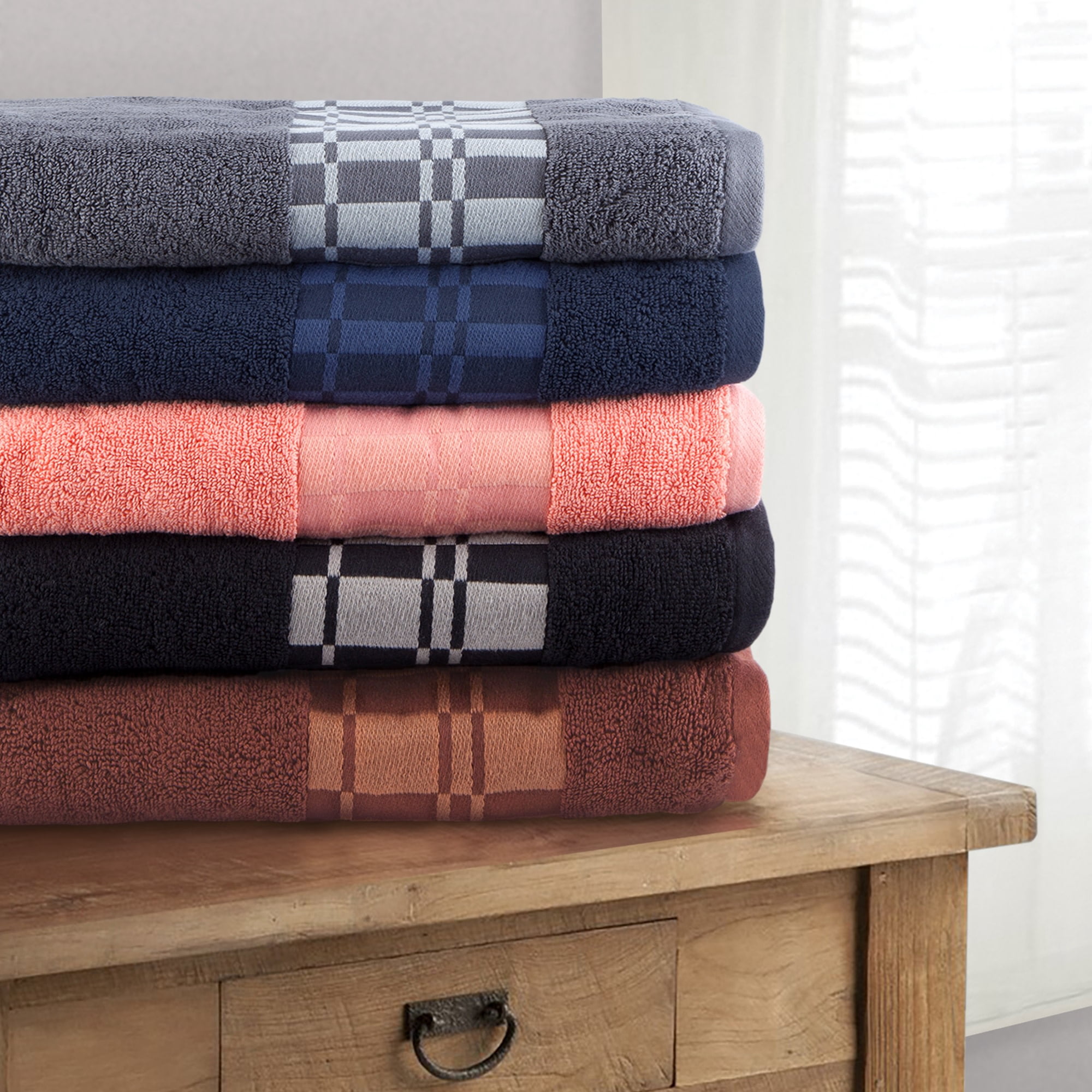 Superior Larissa Cotton Embroidered Bath Towel Set of 4, Coral