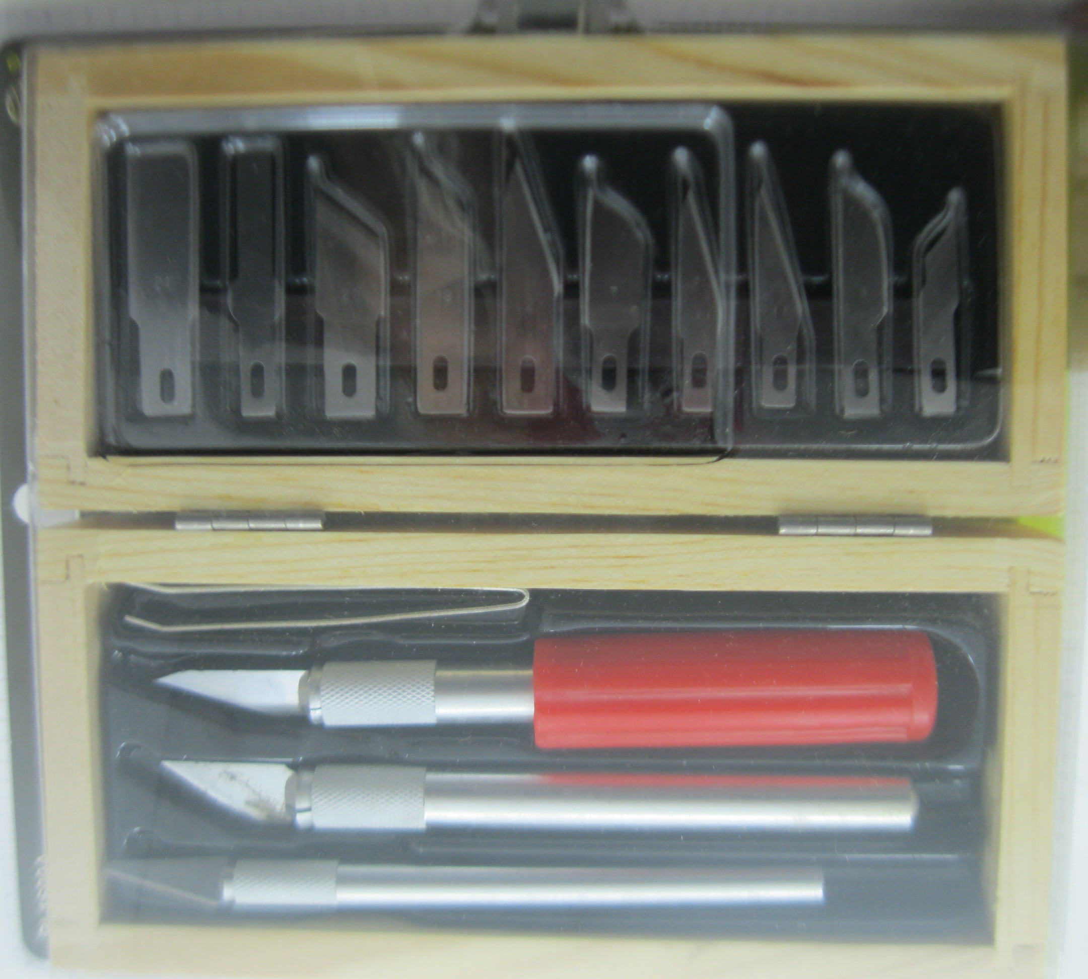 The Best and Toughest 16pc Hobby Razor Knife Set W/blades W/case