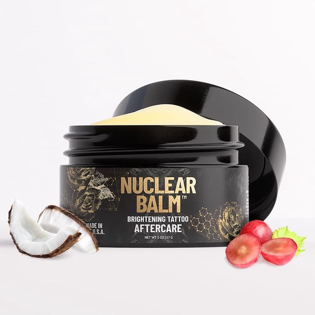 Derm Dude Nuclear Balm Brightening Tattoo Aftercare - Crema hidratante para tatuajes más brillantes - Ingredientes naturales - Peso ligero - No graso (2 oz)