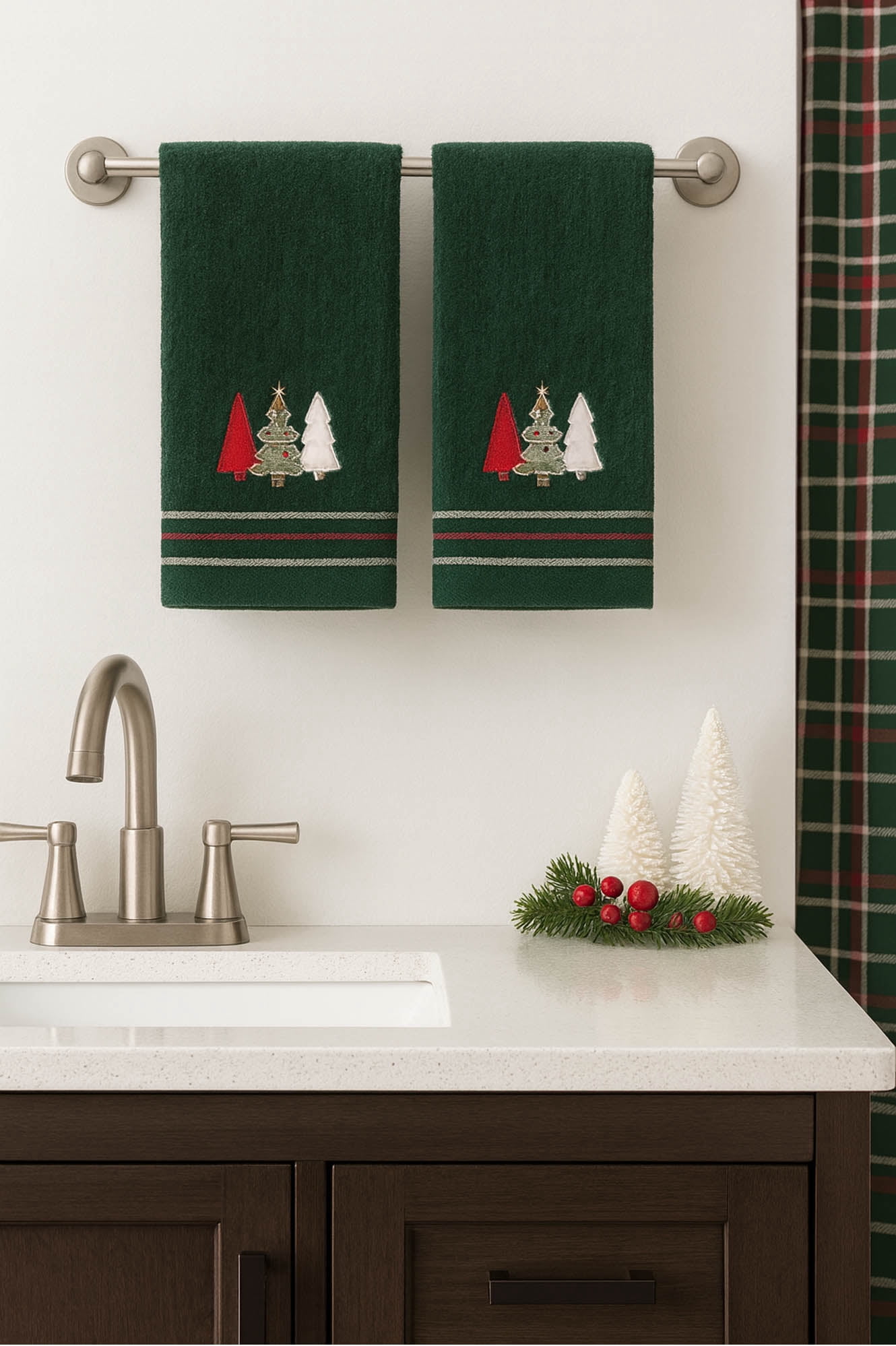 St Nicholas Christmas Tree Trio Green Bath Hand Towels Cotton Set of 2 Pieces