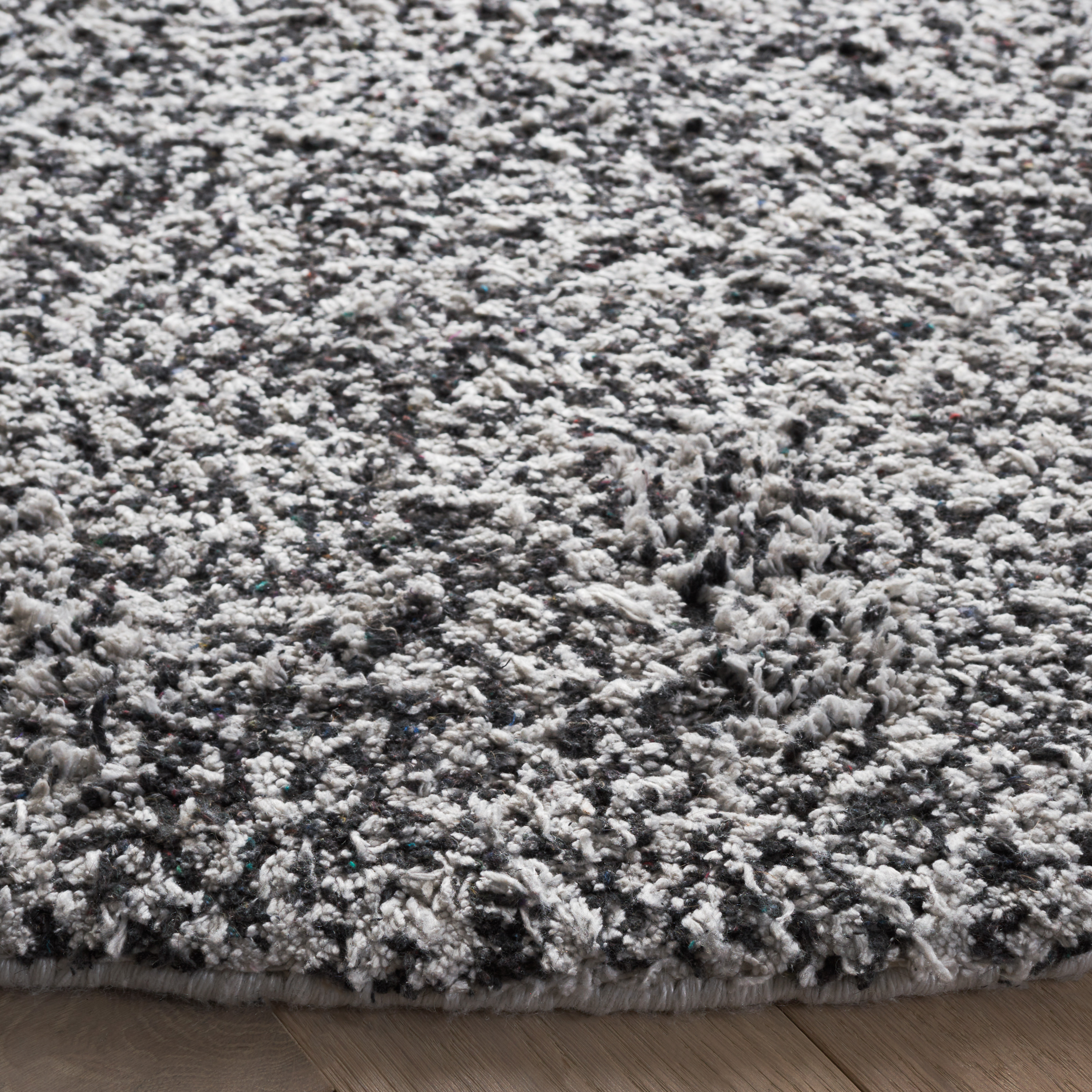 SAFAVIEH Berber Deena Distressed Area Rug, Ivory/Black, 6' x 6' Round