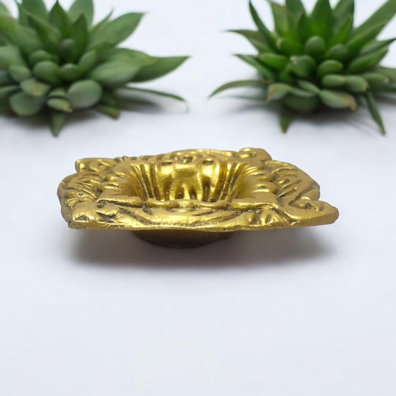 Hamdmade Brass Oil Lamp Floral Design Temple Pooja Arati Diya Deepak 1 wick For Home-0.75 Inch