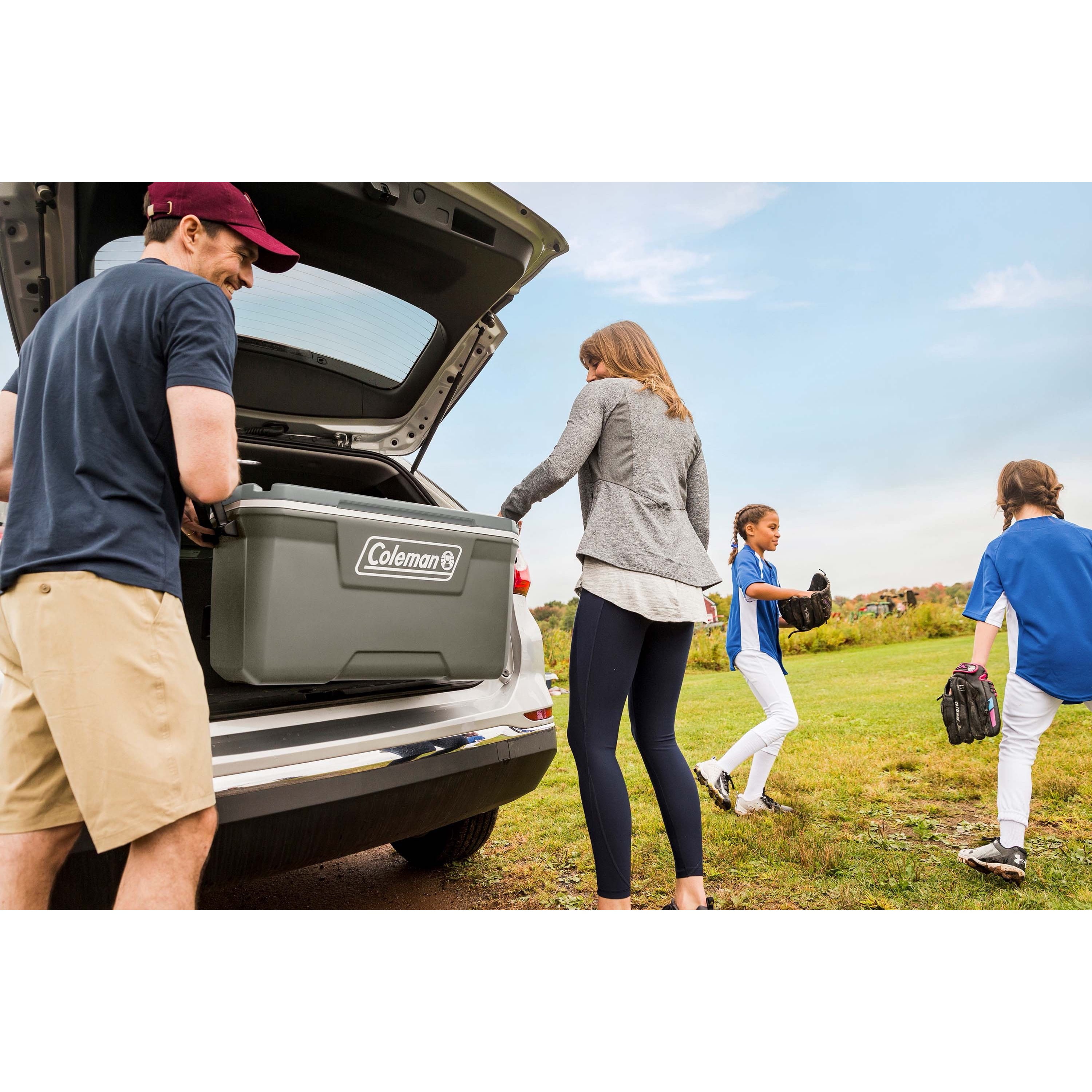 Coleman Classic Series 70-Quart Camping Cooler, Silver Ash Grey, 66L