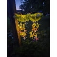 thumbnail image 3 of Hojas de hiedra realistas con luces solares colgantes para jardín, LED blanco cálido, decoración exterior impermeable para patio, porche, pérgola y jardín., 3 of 9